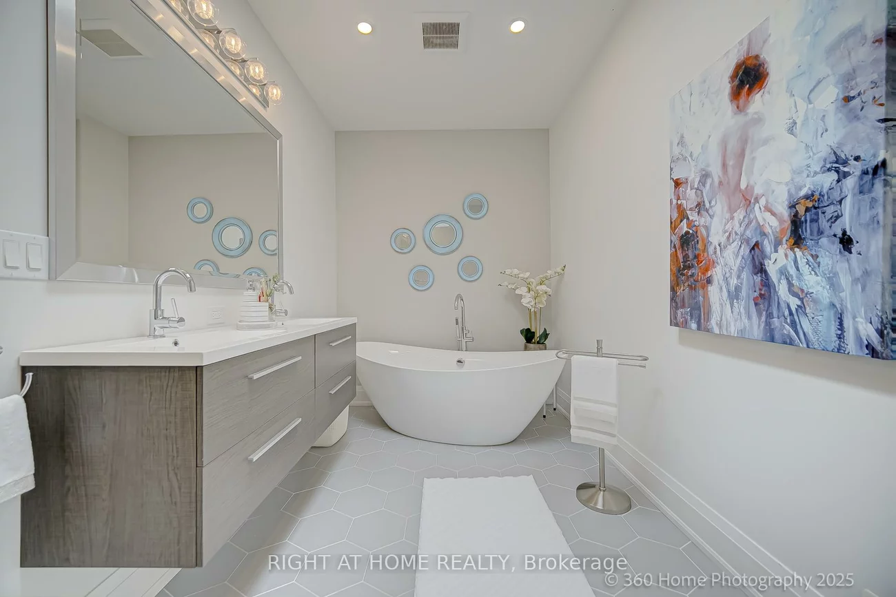 238, Renforth, Markland Wood, Toronto