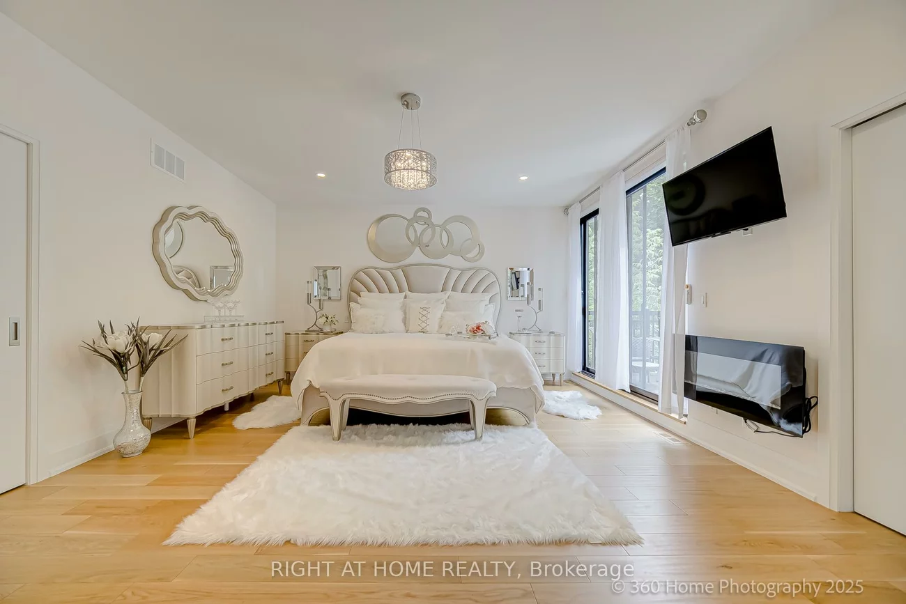 238, Renforth, Markland Wood, Toronto