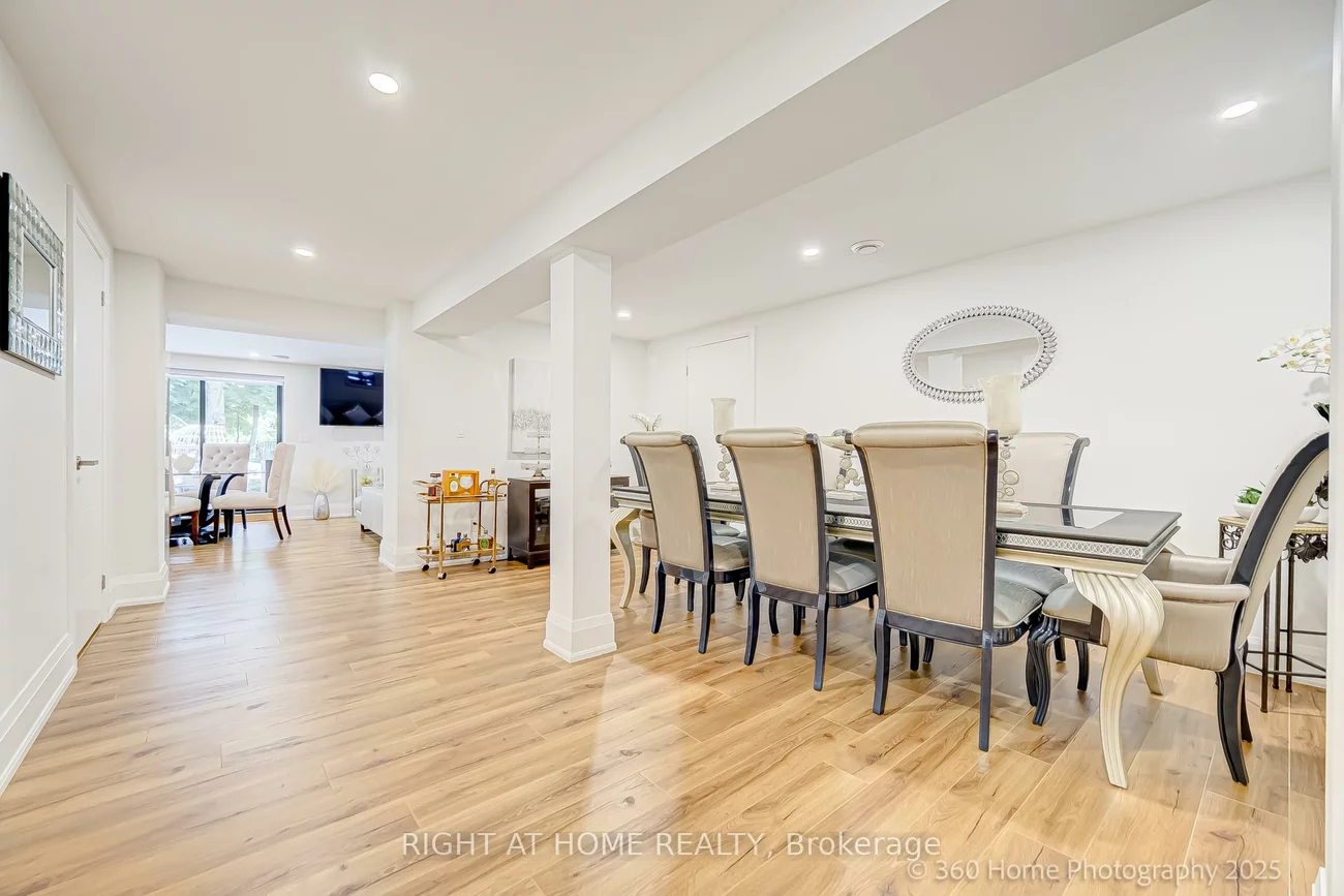 238, Renforth, Markland Wood, Toronto
