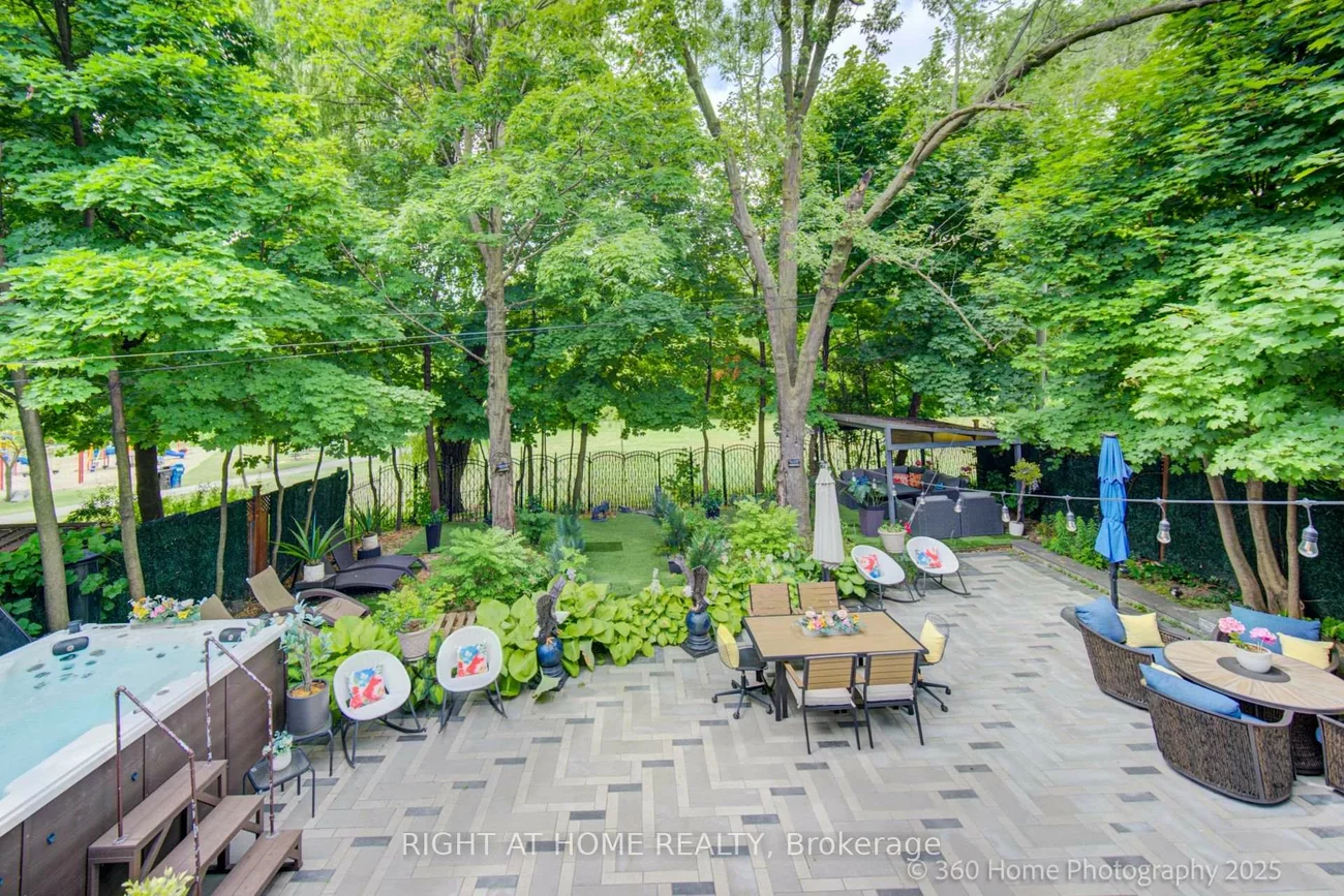 238, Renforth, Markland Wood, Toronto
