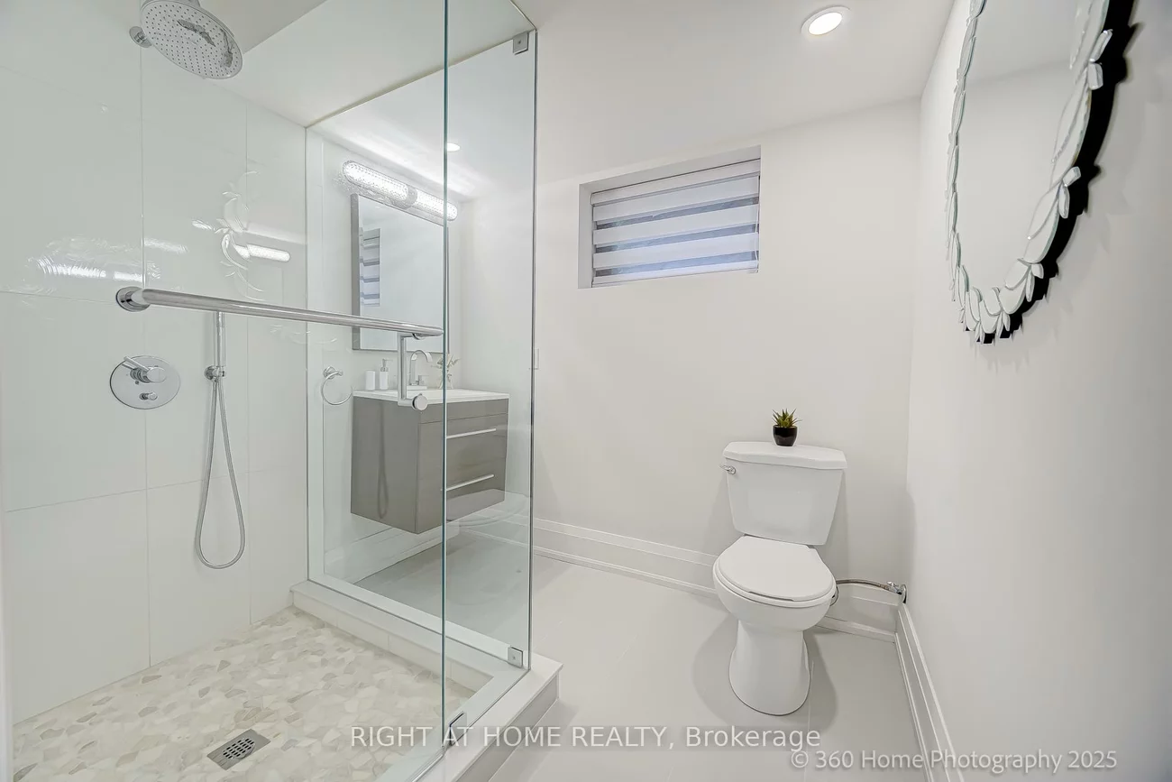 238, Renforth, Markland Wood, Toronto