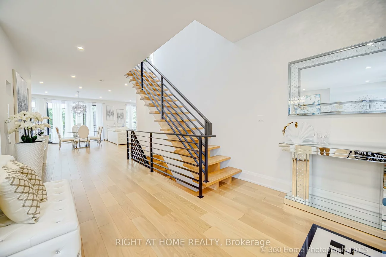 238, Renforth, Markland Wood, Toronto