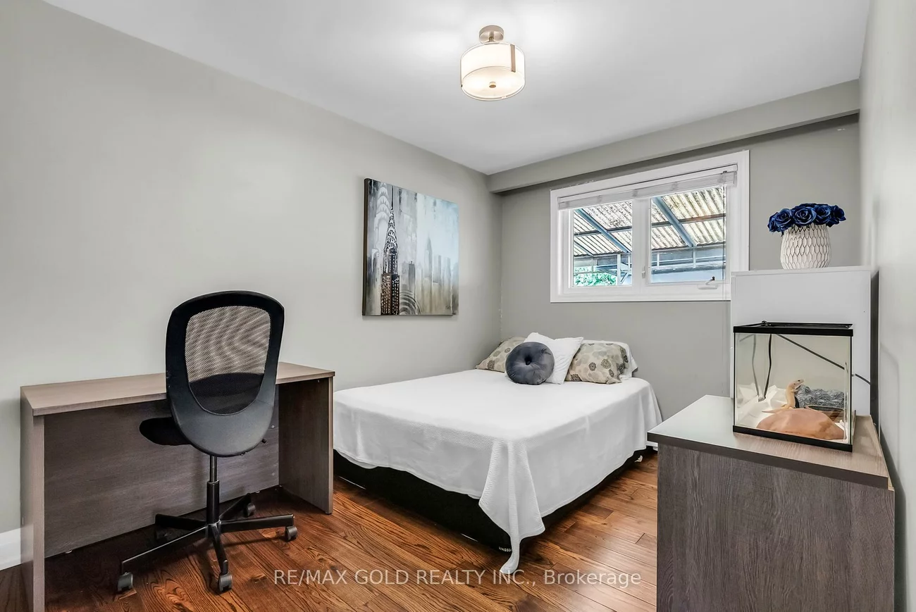 52, Paradelle, Glenfield-Jane Heights, Toronto