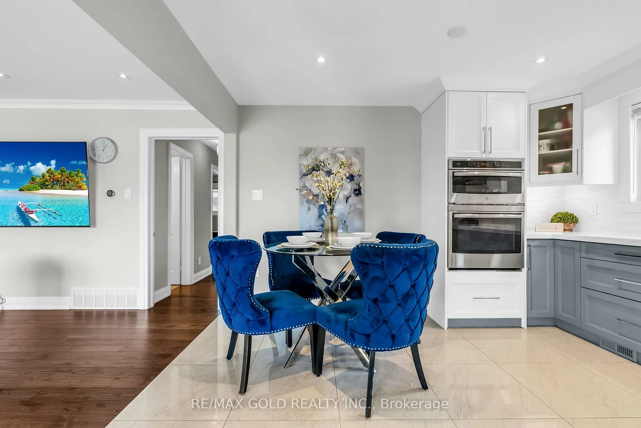 52, Paradelle, Glenfield-Jane Heights, Toronto