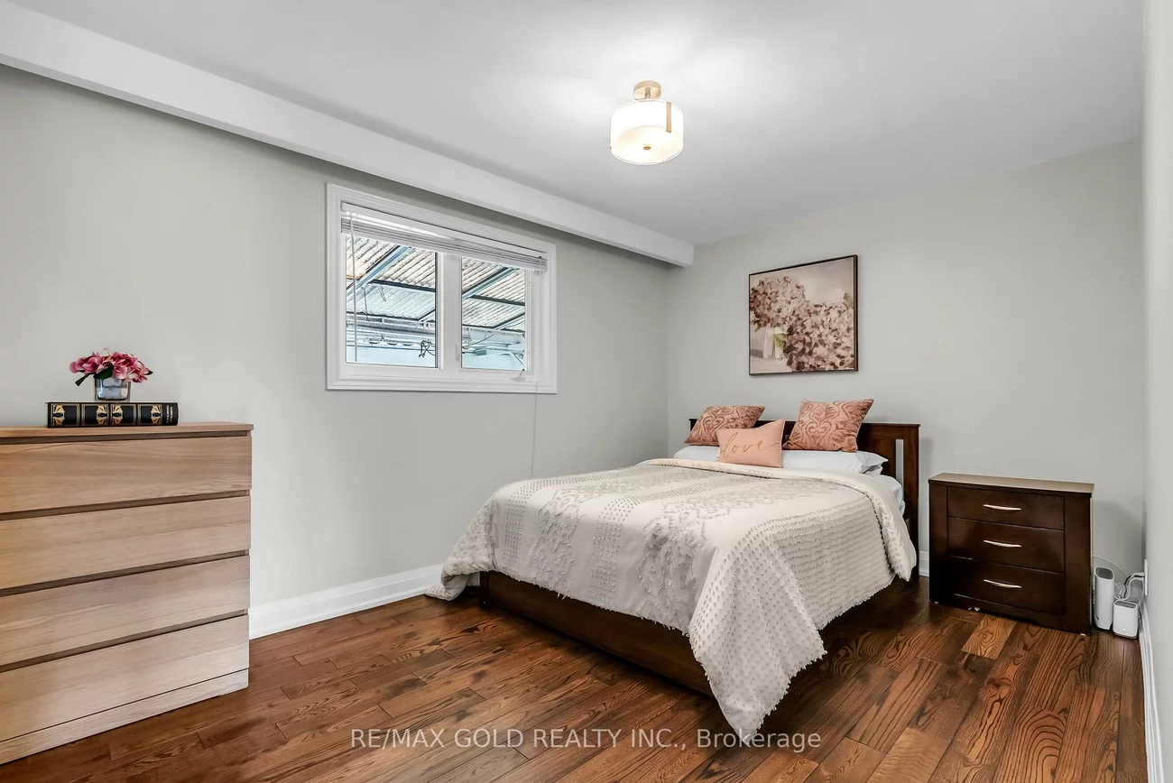 52, Paradelle, Glenfield-Jane Heights, Toronto