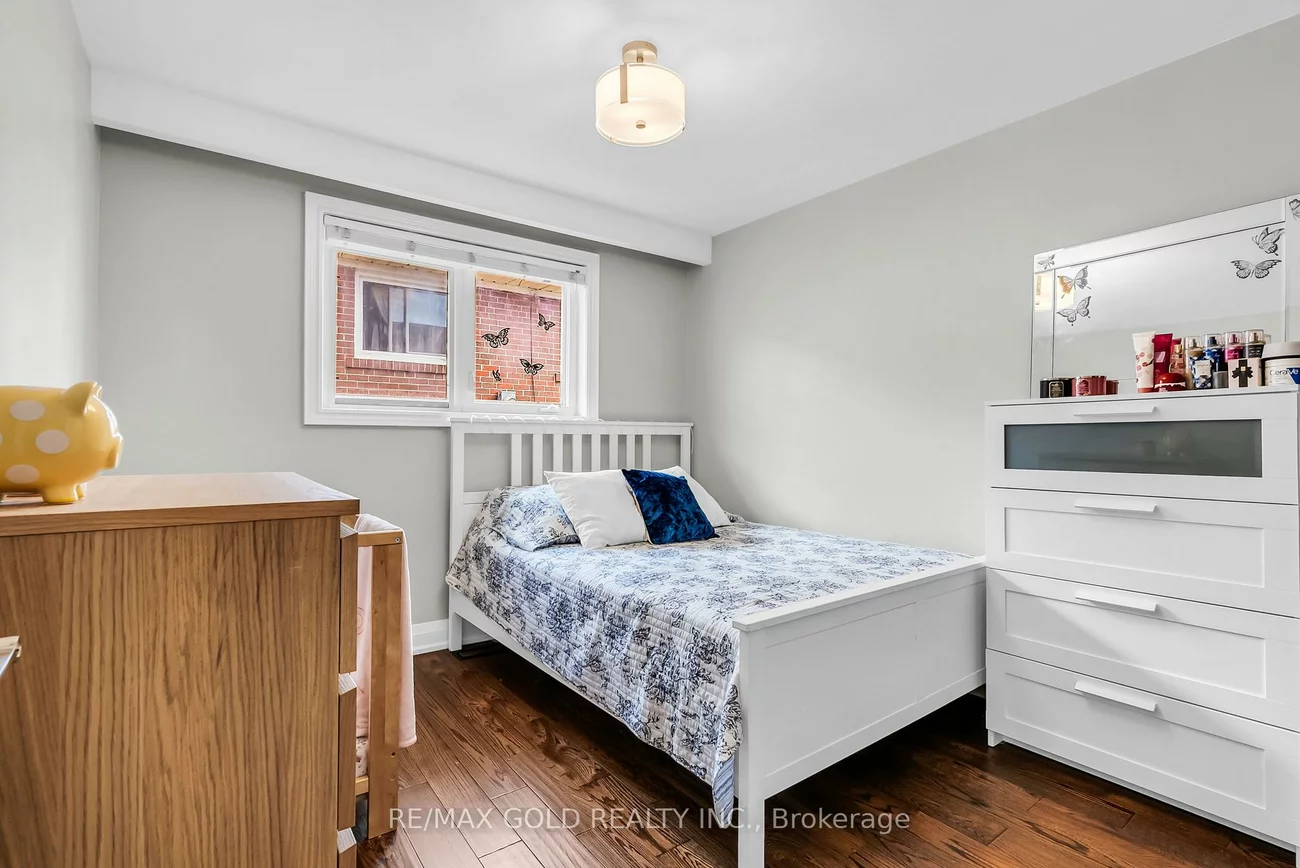 52, Paradelle, Glenfield-Jane Heights, Toronto