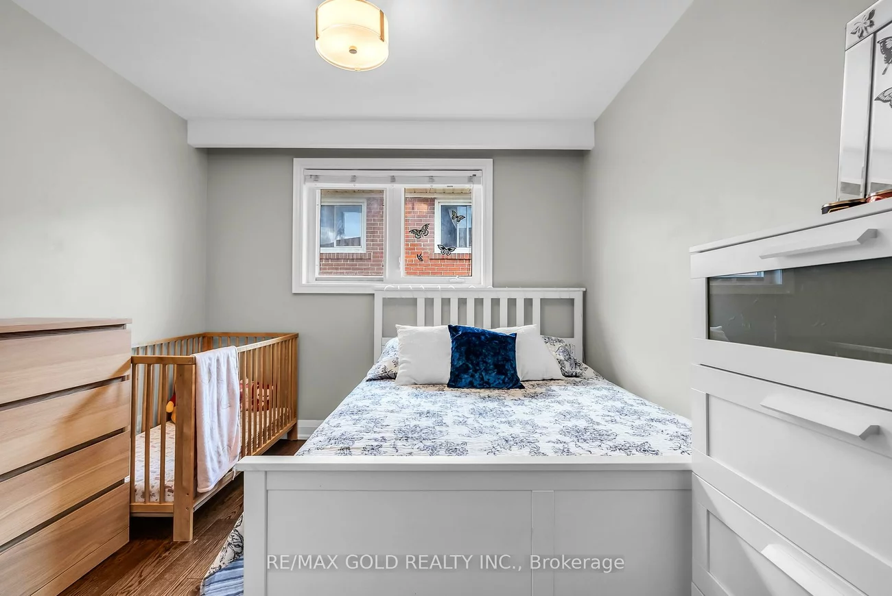 52, Paradelle, Glenfield-Jane Heights, Toronto