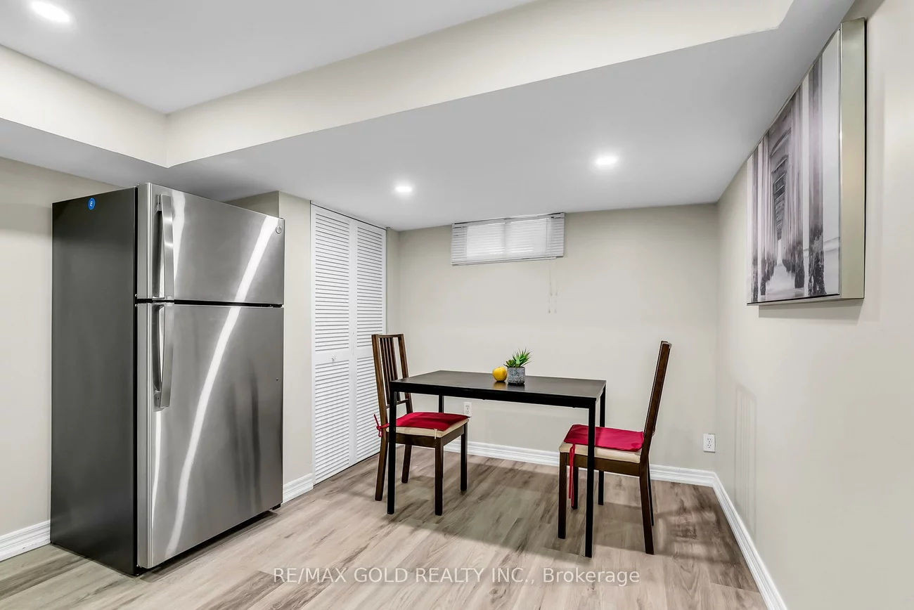 52, Paradelle, Glenfield-Jane Heights, Toronto