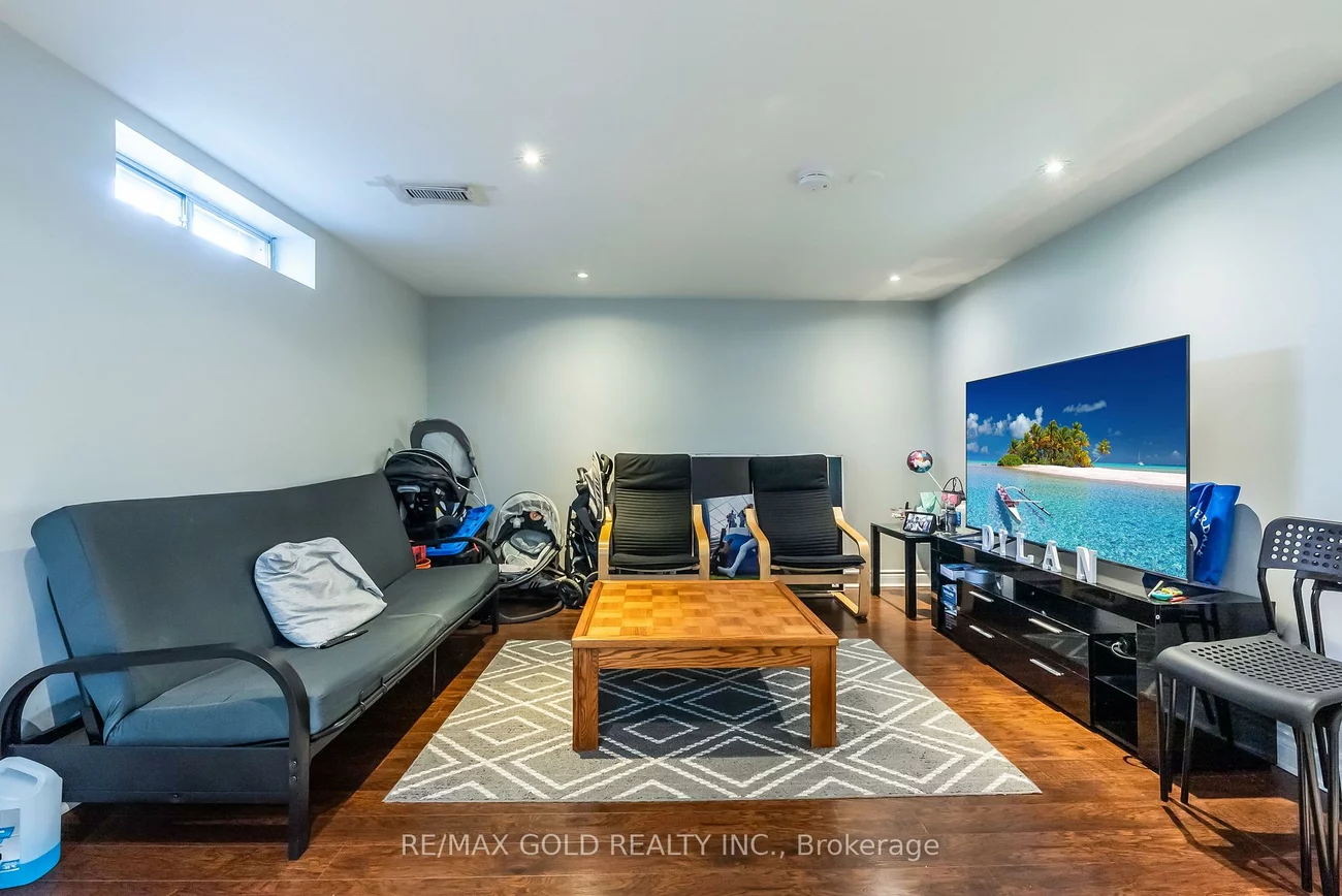 52, Paradelle, Glenfield-Jane Heights, Toronto