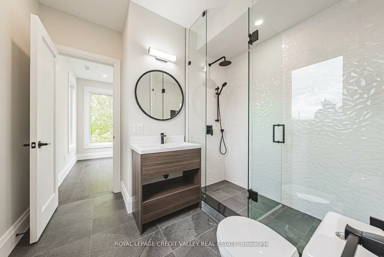 18, Bellman, Alderwood, Toronto