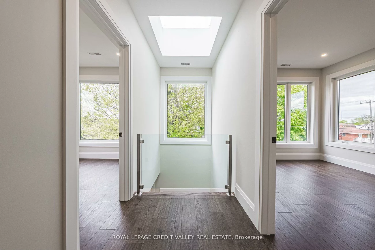 18, Bellman, Alderwood, Toronto