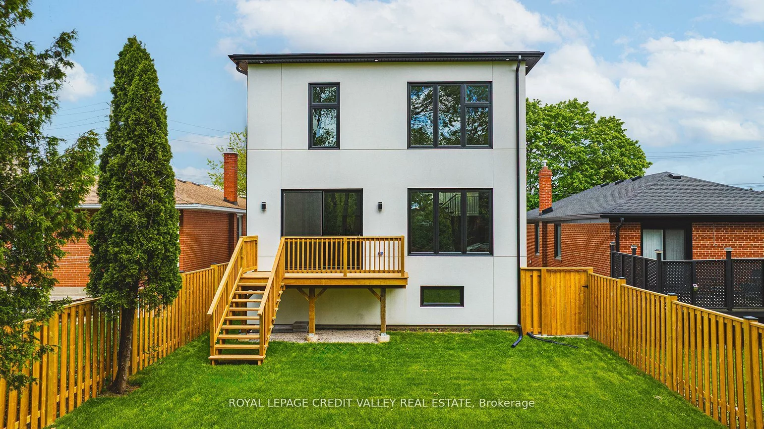 18, Bellman, Alderwood, Toronto
