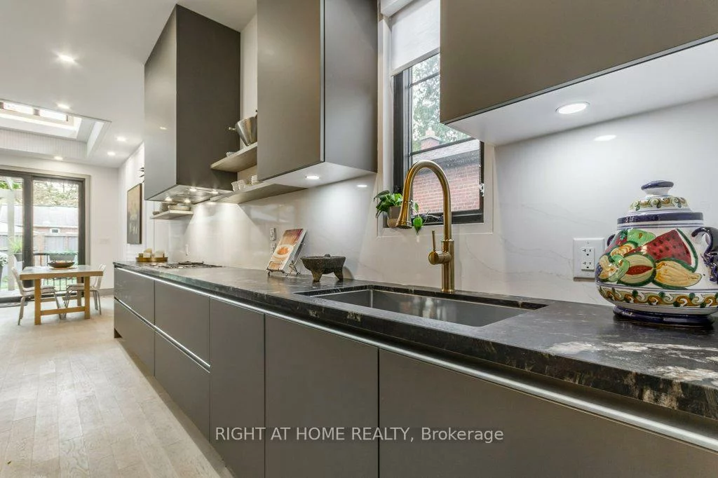 118, Martin Grove, Islington-City Centre West, Toronto