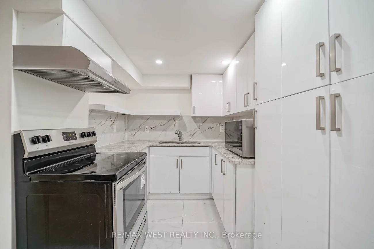 106, Celestine, Willowridge-Martingrove-Richview, Toronto