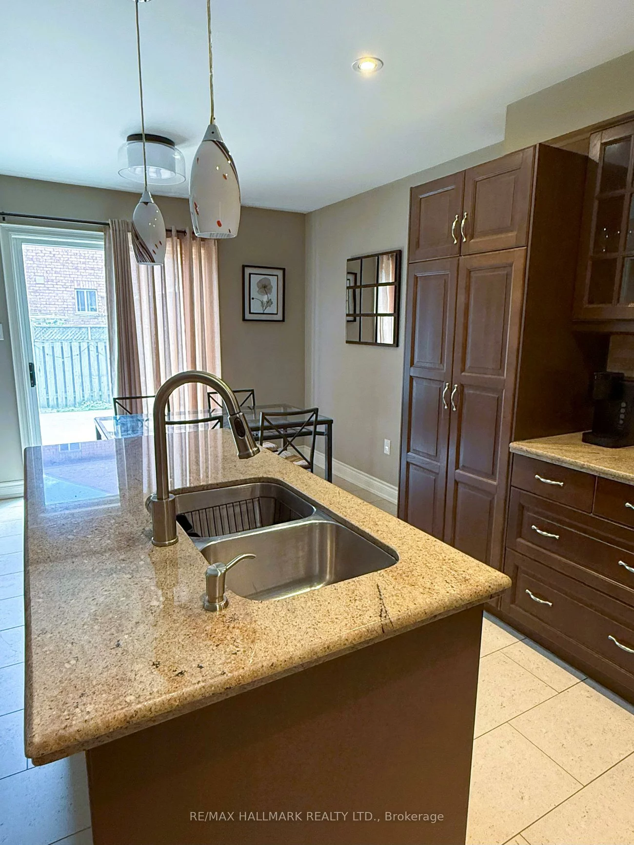 215, Queenslea, Humberlea-Pelmo Park W4, Toronto