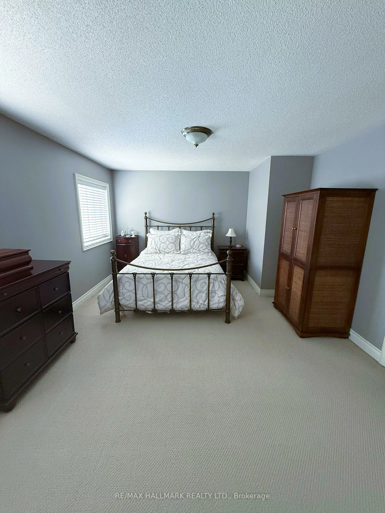 215, Queenslea, Humberlea-Pelmo Park W4, Toronto