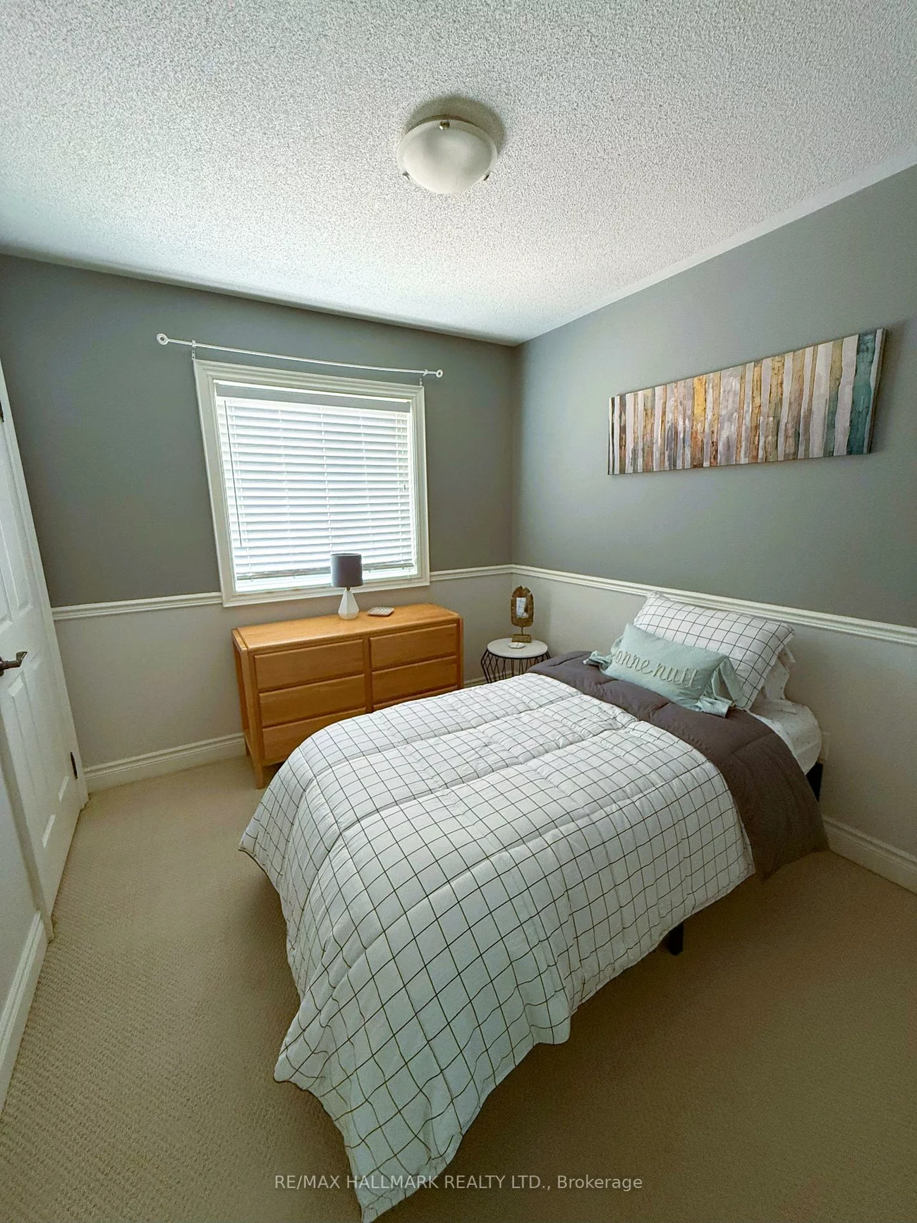 215, Queenslea, Humberlea-Pelmo Park W4, Toronto