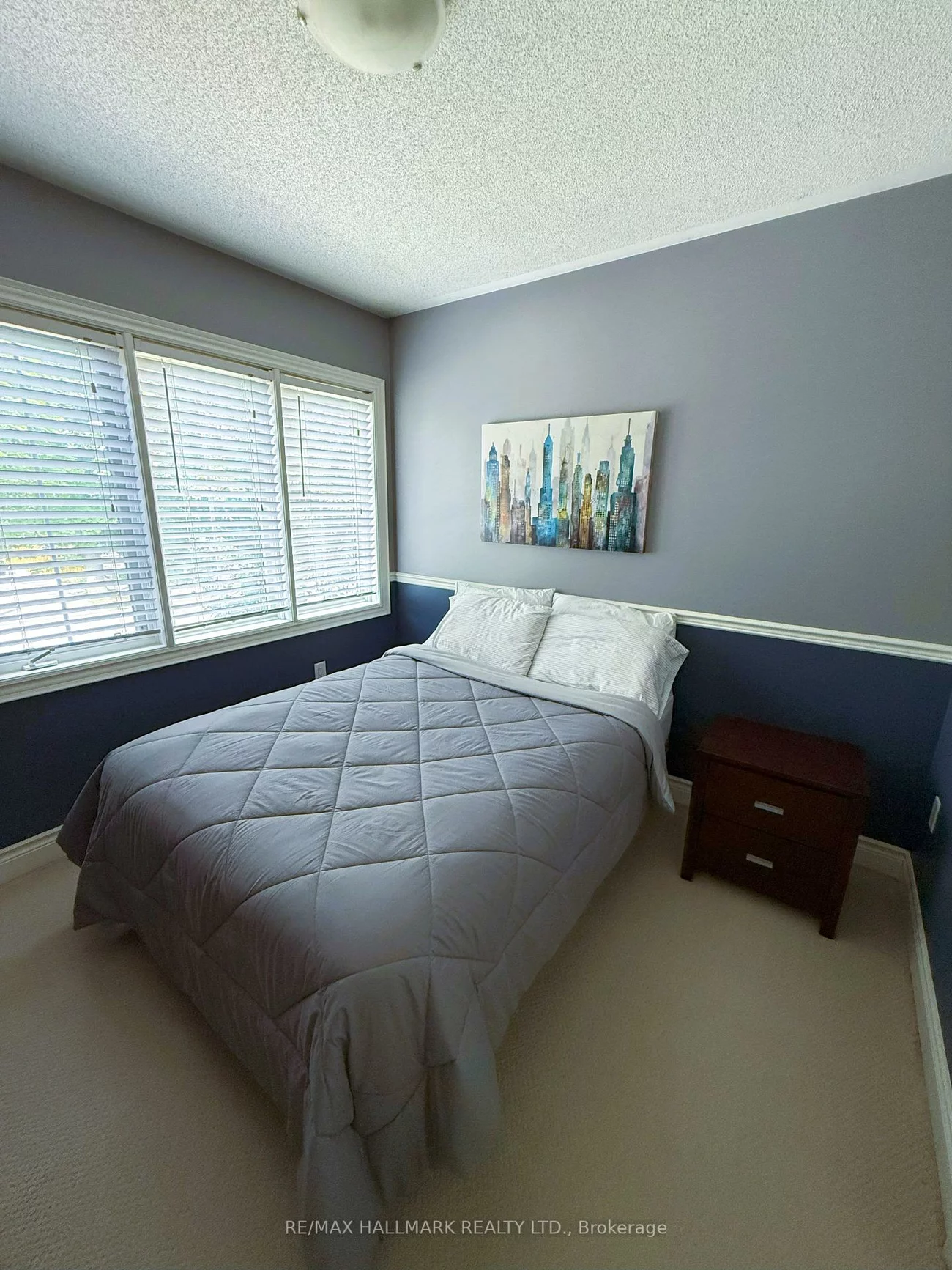 215, Queenslea, Humberlea-Pelmo Park W4, Toronto