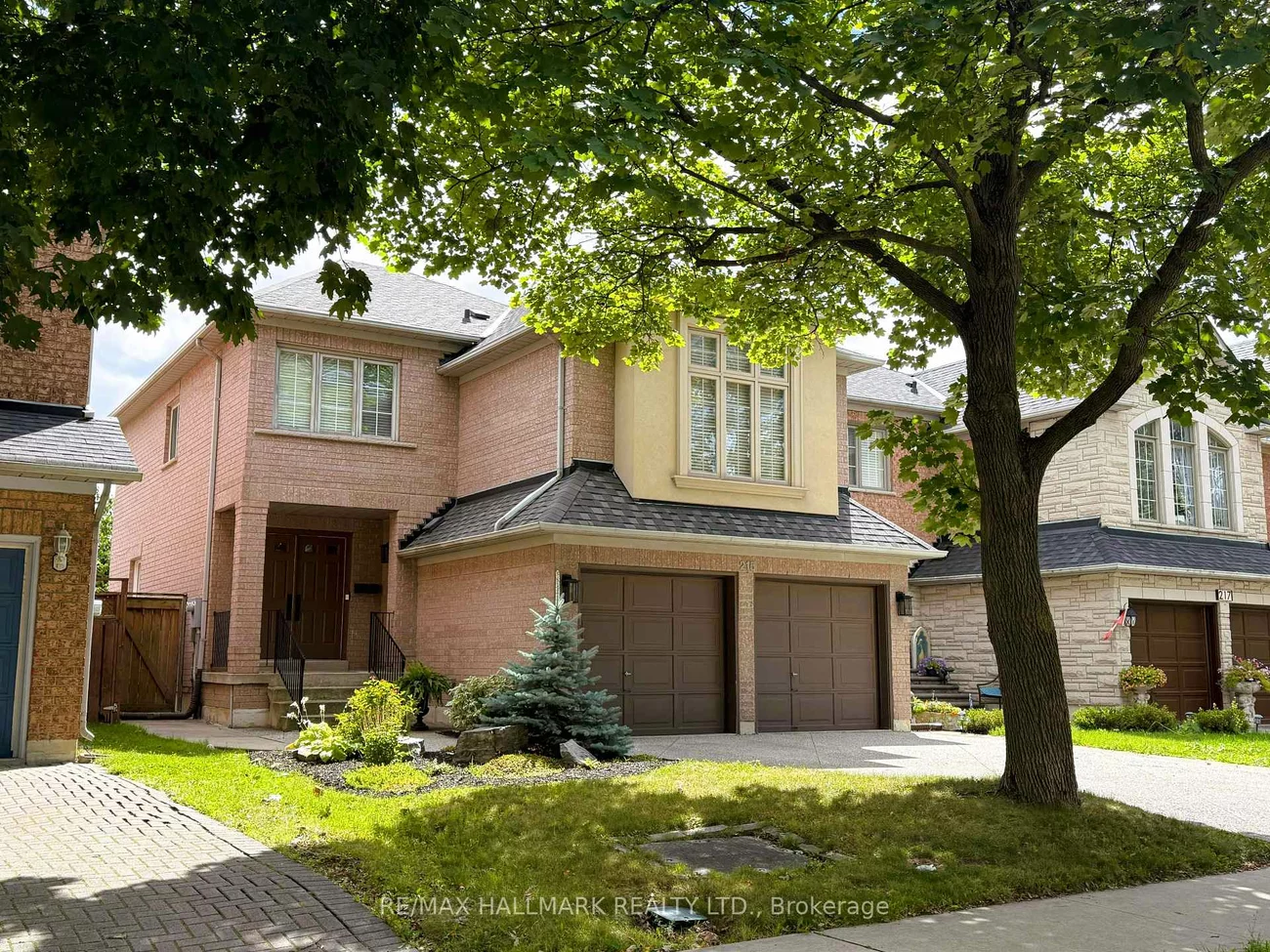 215, Queenslea, Humberlea-Pelmo Park W4, Toronto