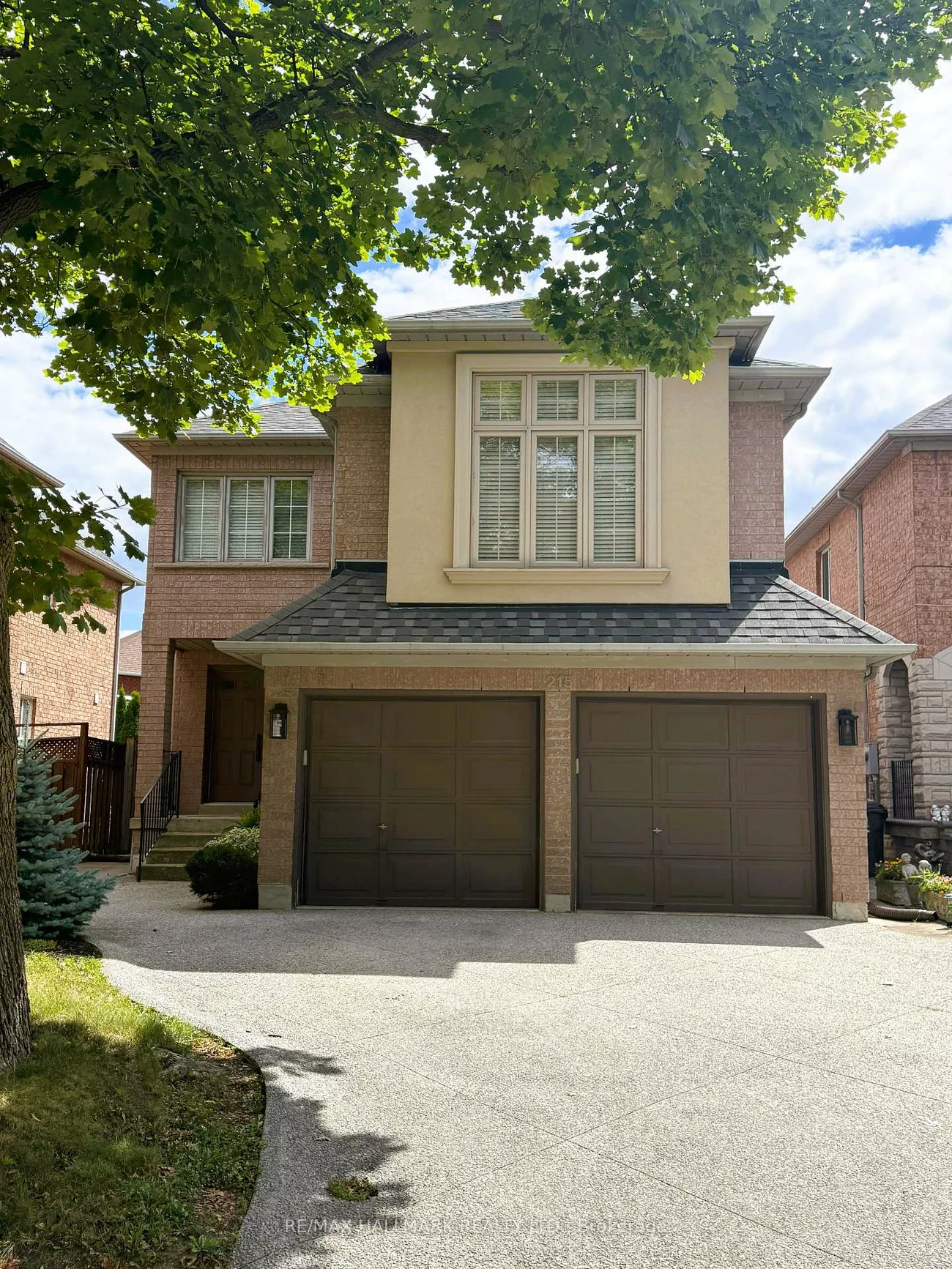 215, Queenslea, Humberlea-Pelmo Park W4, Toronto