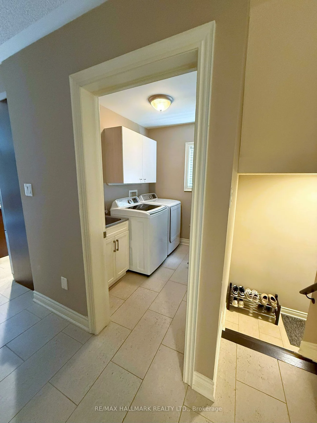 215, Queenslea, Humberlea-Pelmo Park W4, Toronto