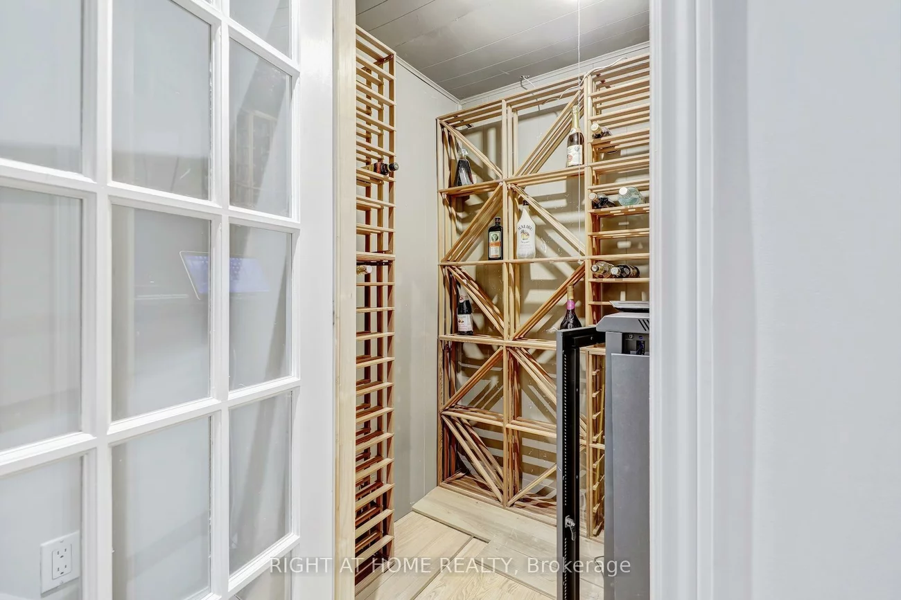 8, Hillavon, Princess-Rosethorn, Toronto