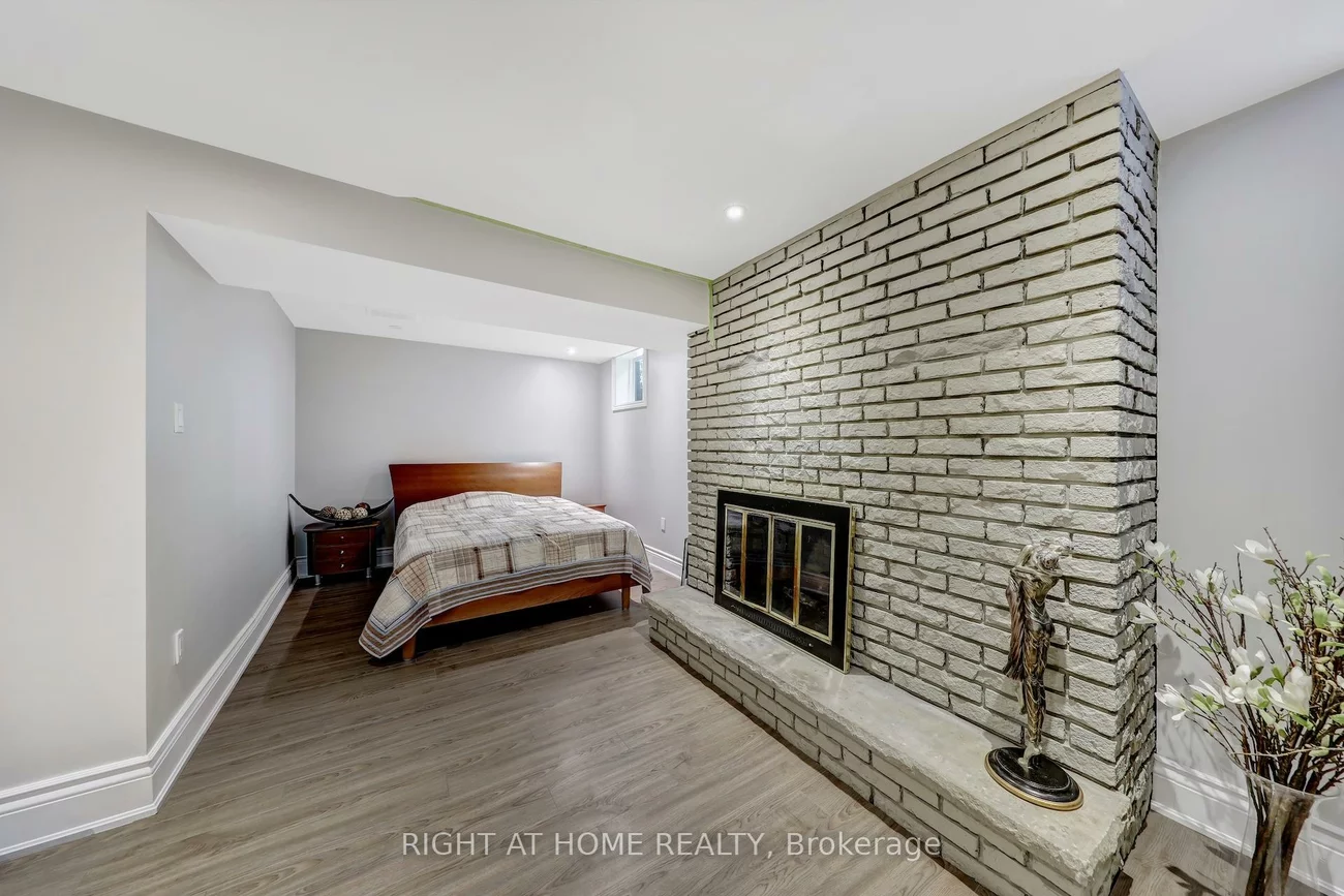 8, Hillavon, Princess-Rosethorn, Toronto