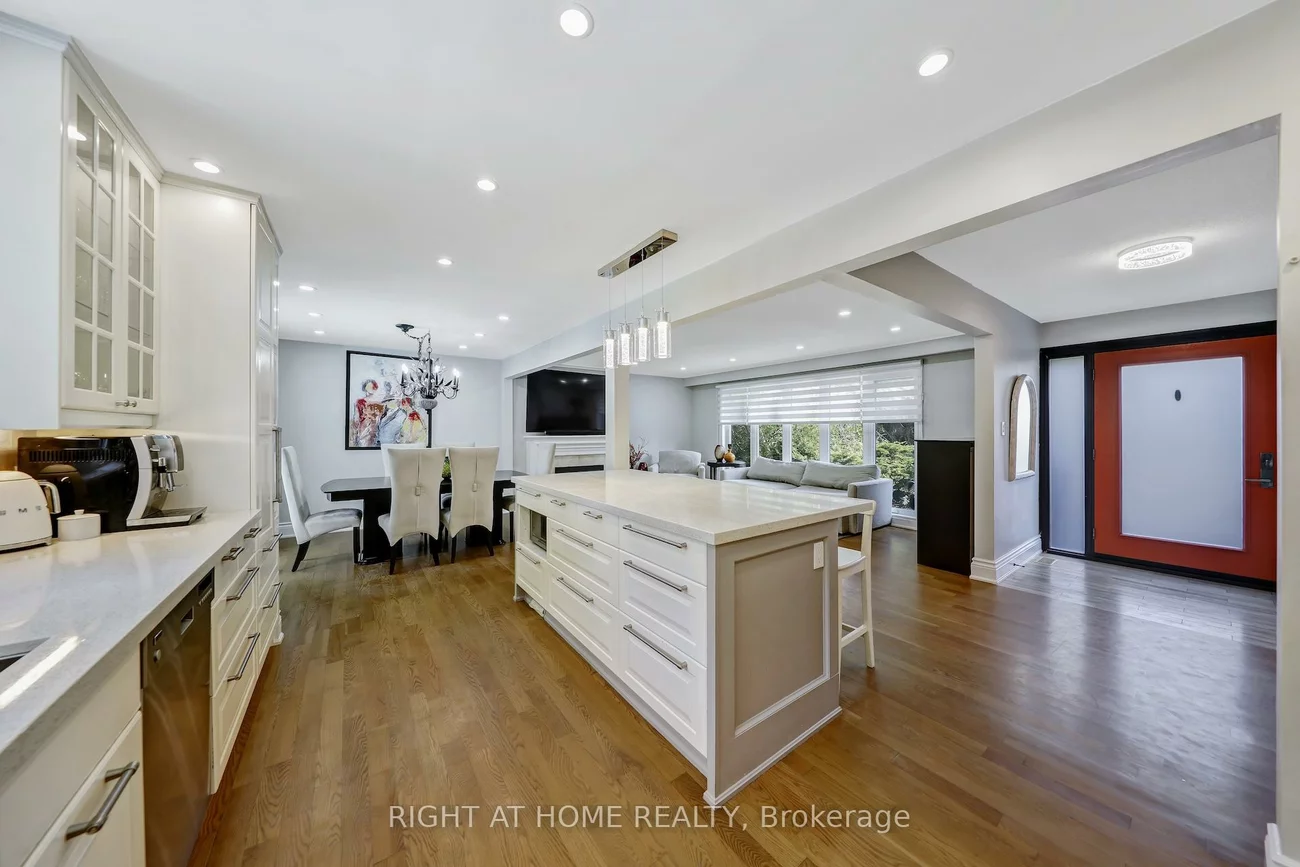 8, Hillavon, Princess-Rosethorn, Toronto