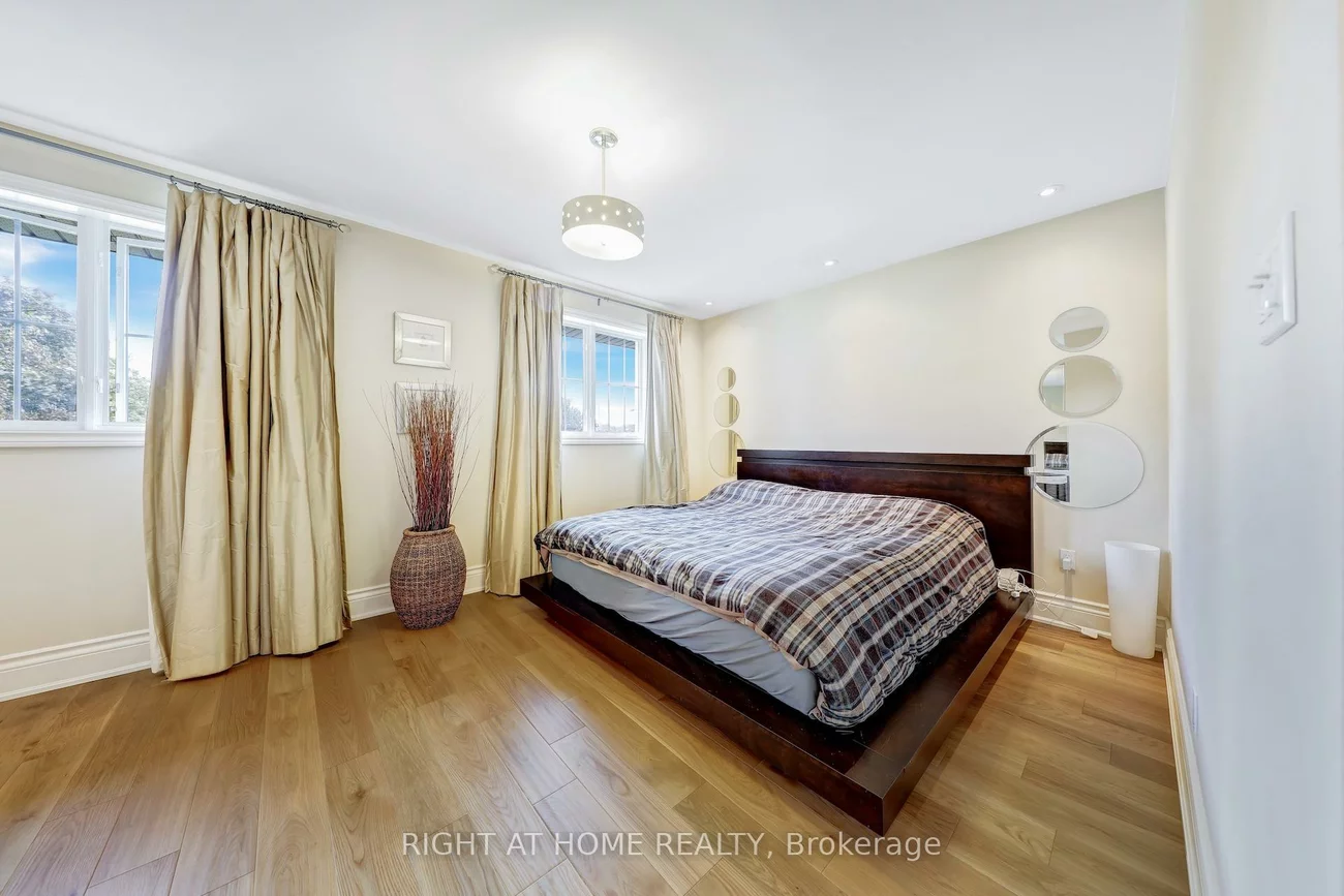 8, Hillavon, Princess-Rosethorn, Toronto