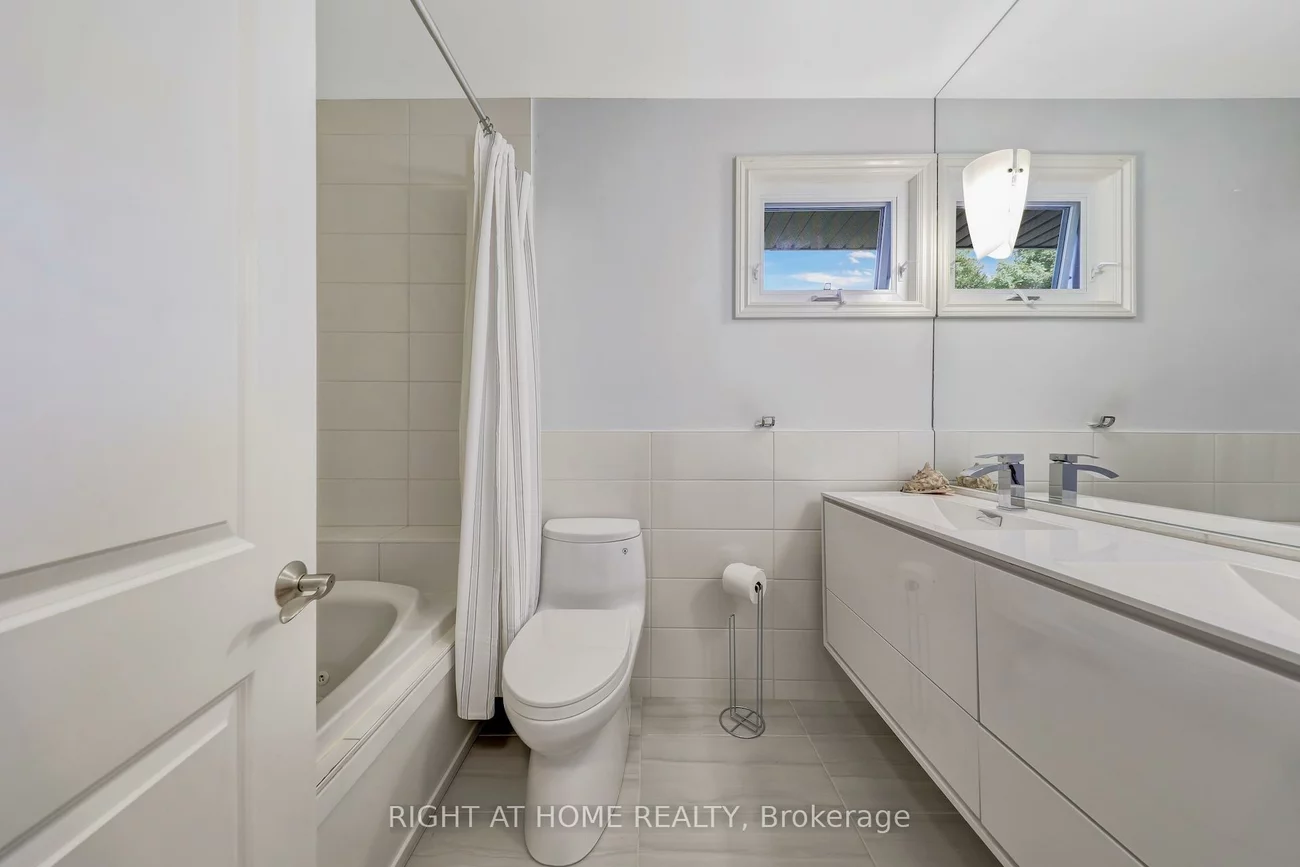 8, Hillavon, Princess-Rosethorn, Toronto