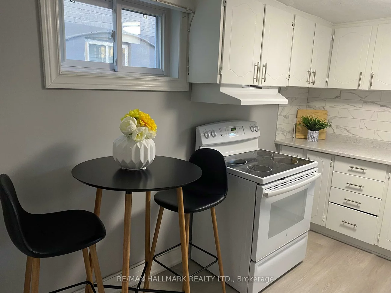 90A, Bicknell, Keelesdale-Eglinton West, Toronto