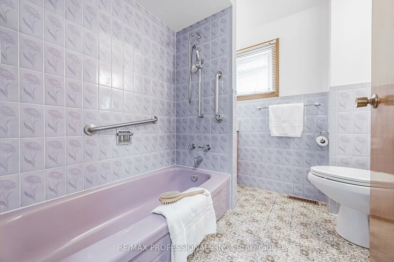 507, Salem, Dovercourt-Wallace Emerson-Junction, Toronto
