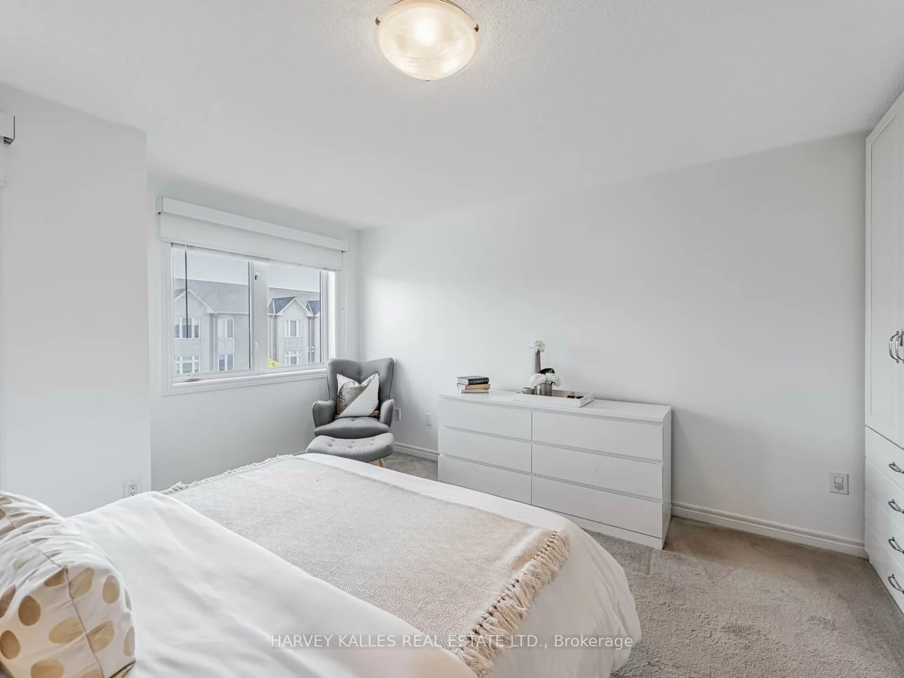 52, Market Garden, Stonegate-Queensway, Toronto