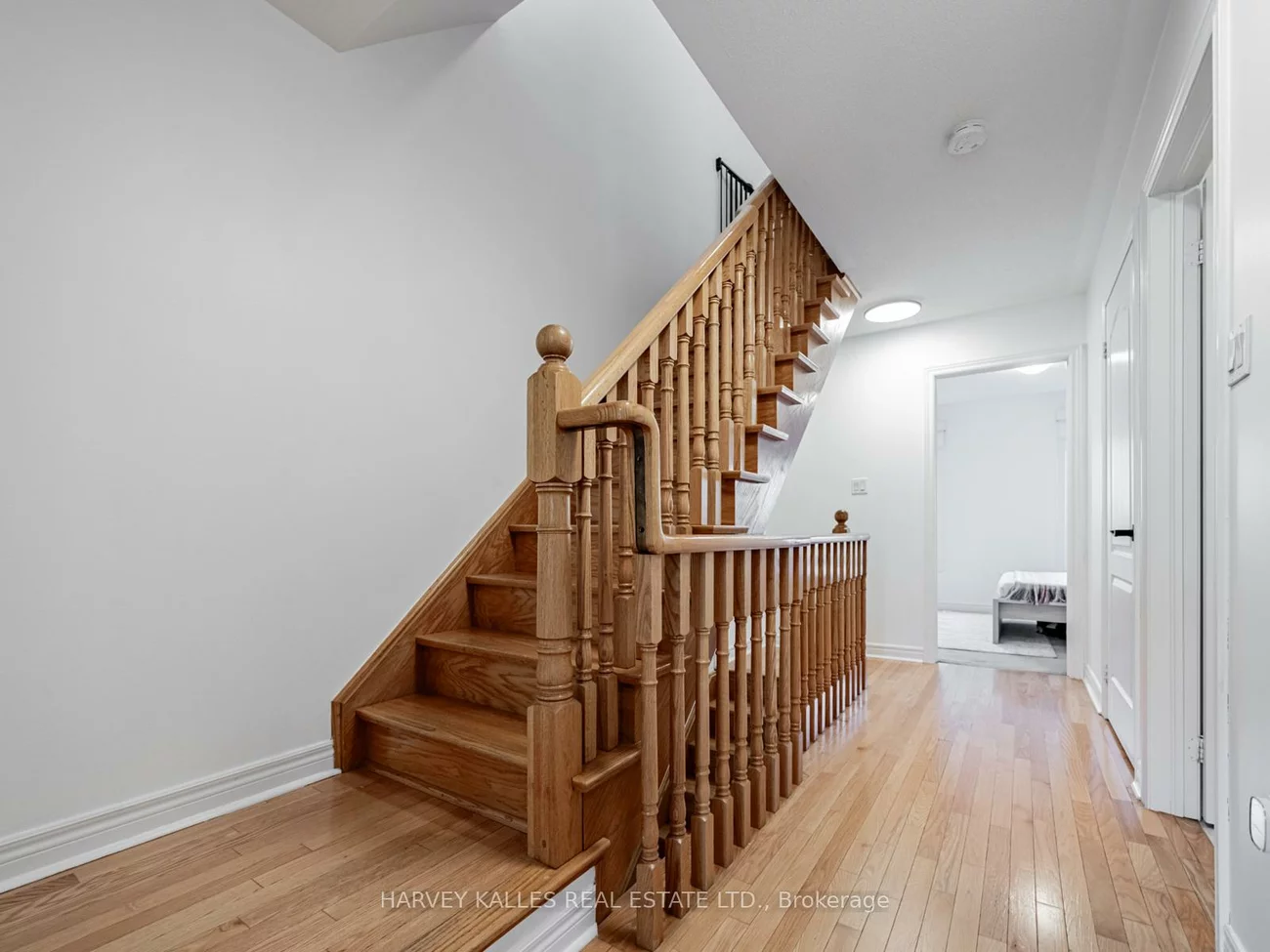 52, Market Garden, Stonegate-Queensway, Toronto