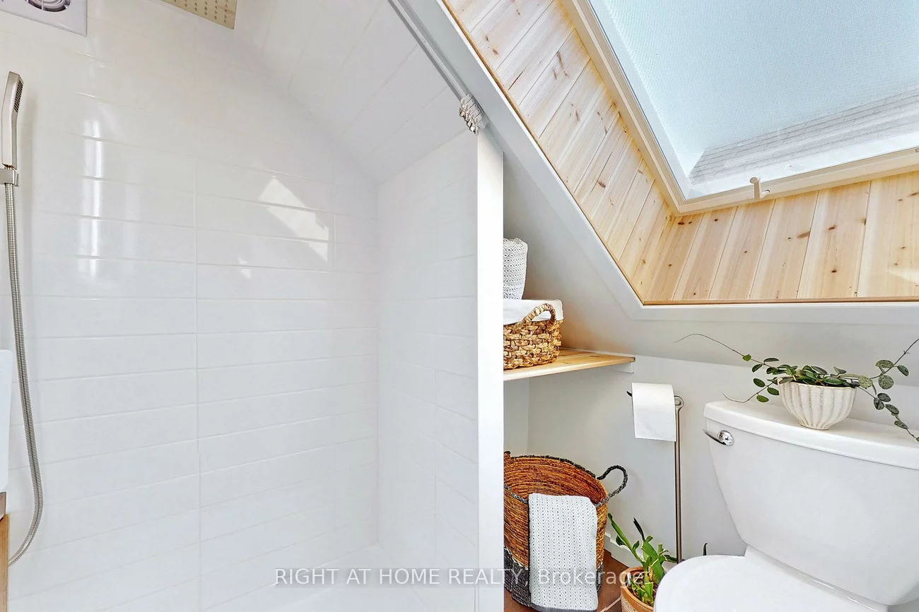 53, Sixteenth, New Toronto, Toronto