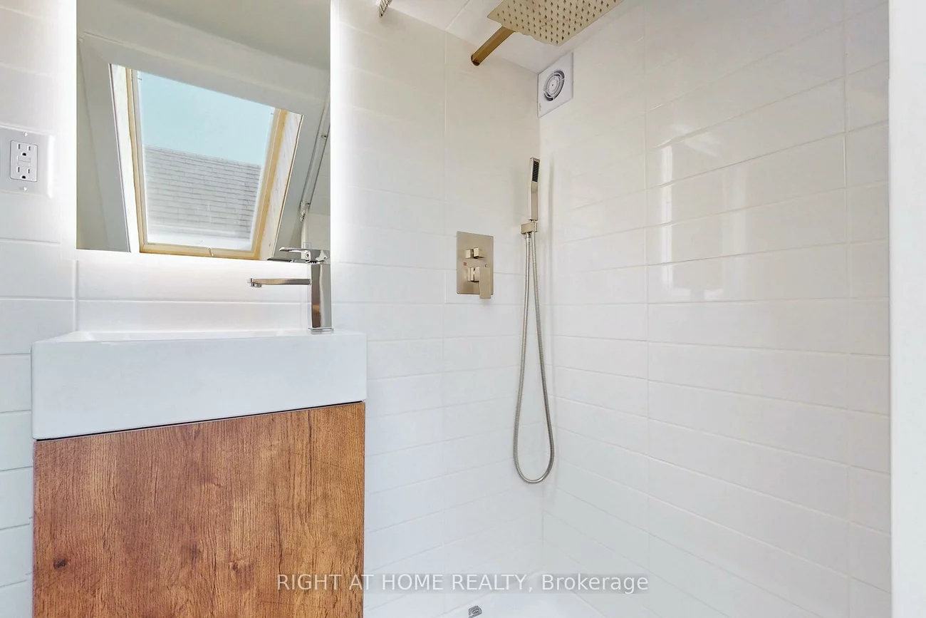 53, Sixteenth, New Toronto, Toronto