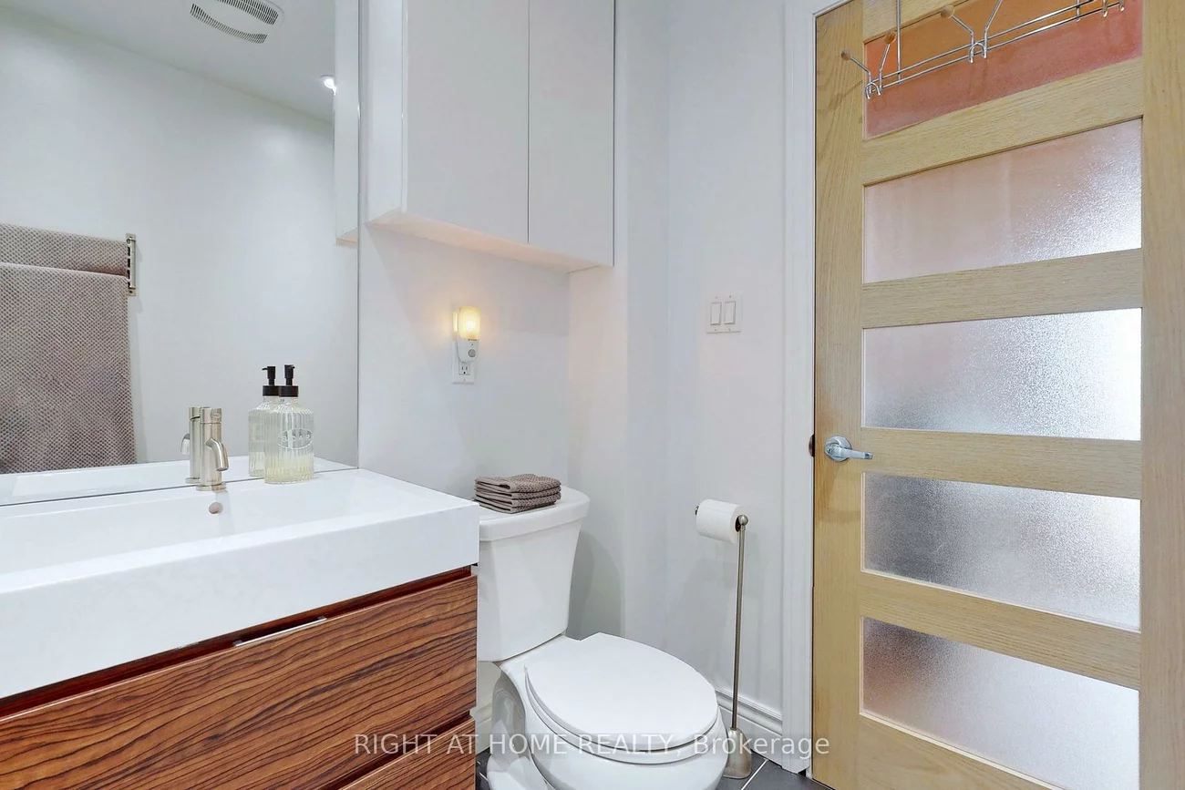 53, Sixteenth, New Toronto, Toronto