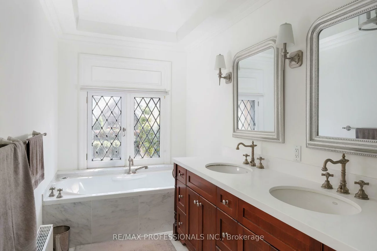 16, Kingsway, Kingsway South, Toronto