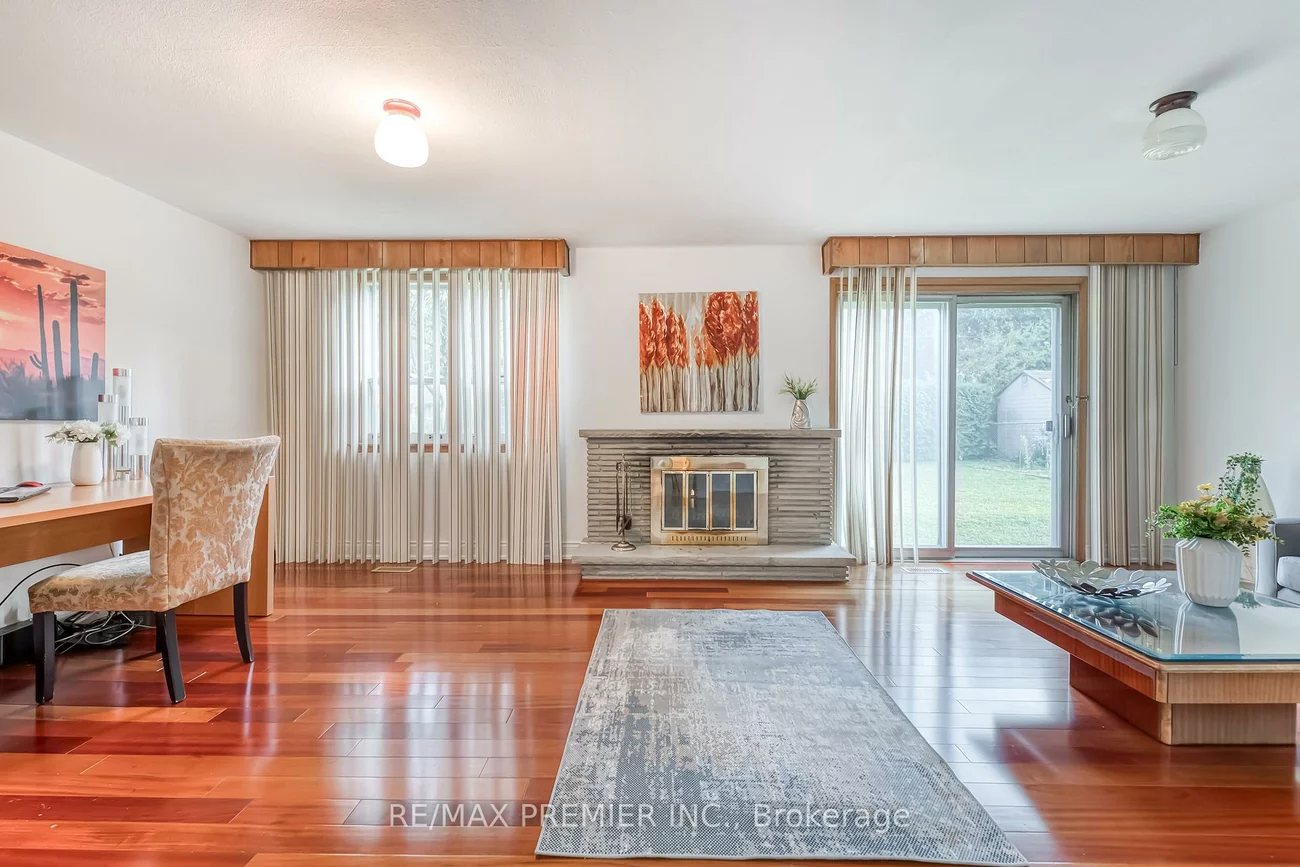 217, La Rose, Willowridge-Martingrove-Richview, Toronto