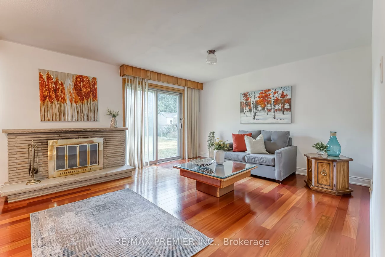 217, La Rose, Willowridge-Martingrove-Richview, Toronto