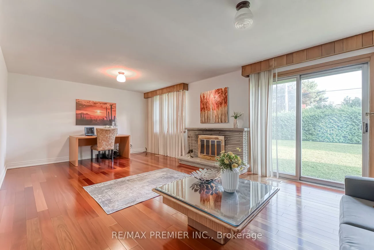 217, La Rose, Willowridge-Martingrove-Richview, Toronto