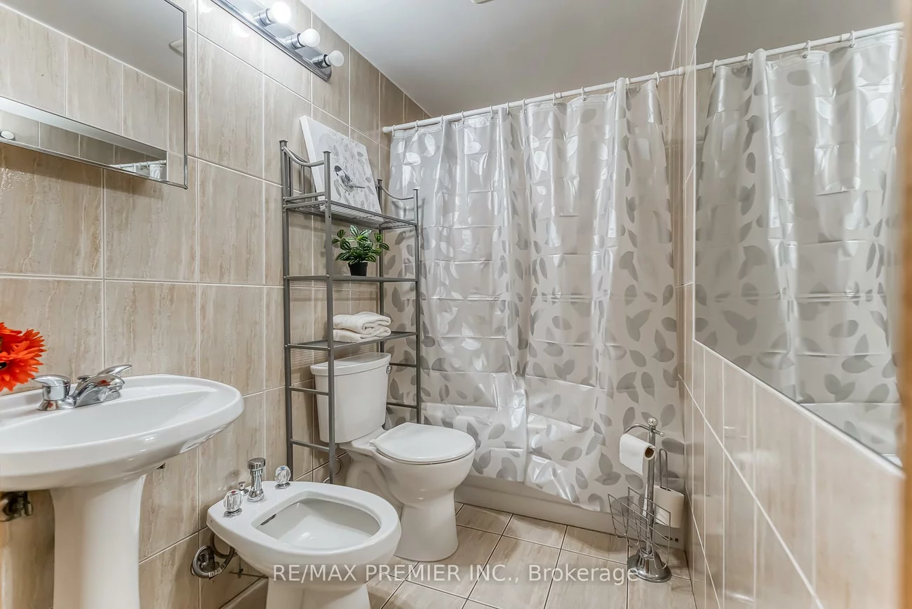 217, La Rose, Willowridge-Martingrove-Richview, Toronto