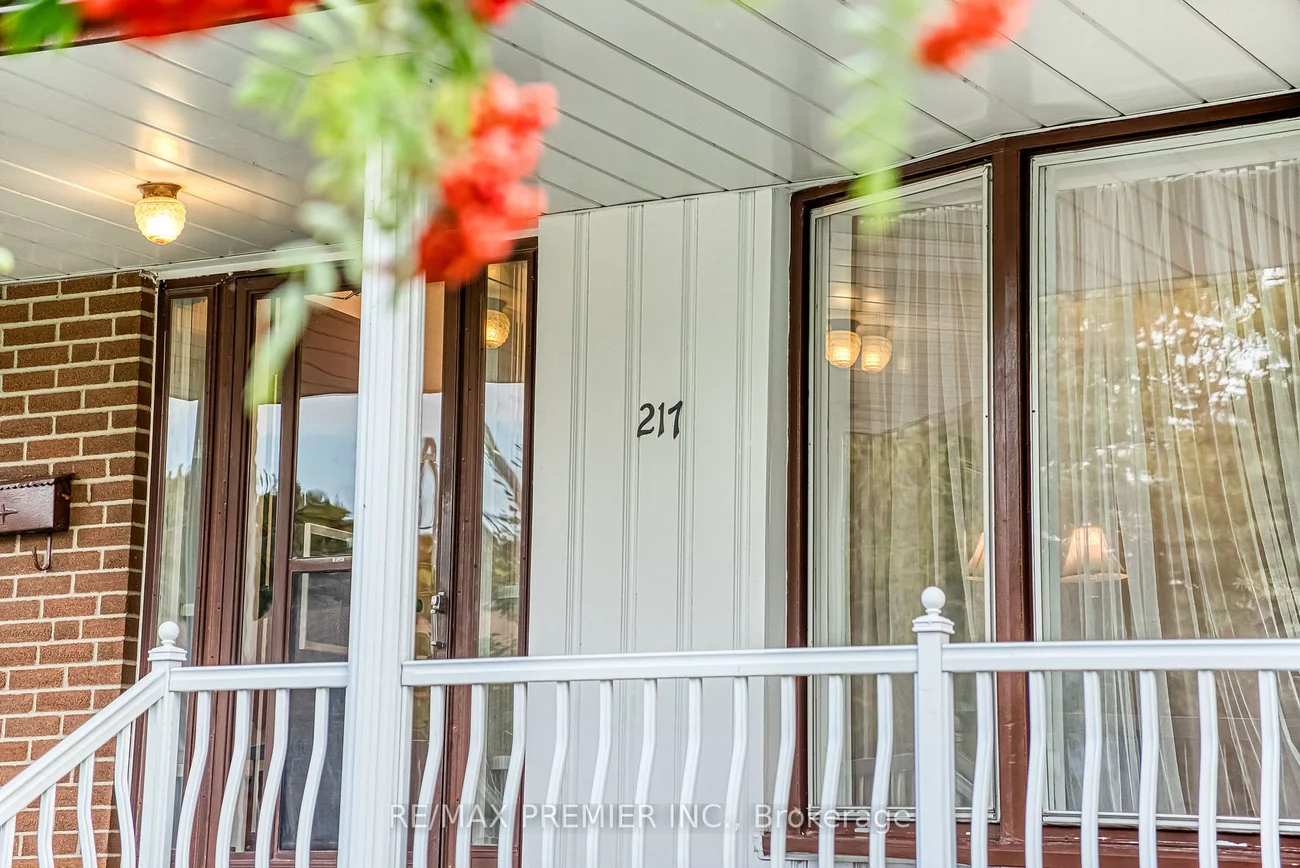 217, La Rose, Willowridge-Martingrove-Richview, Toronto