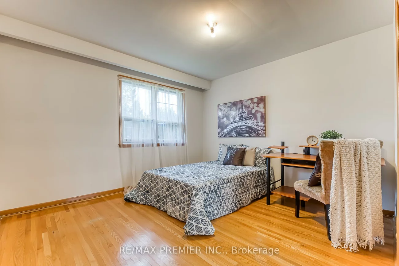 217, La Rose, Willowridge-Martingrove-Richview, Toronto