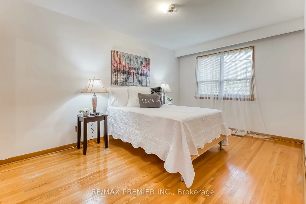 217, La Rose, Willowridge-Martingrove-Richview, Toronto