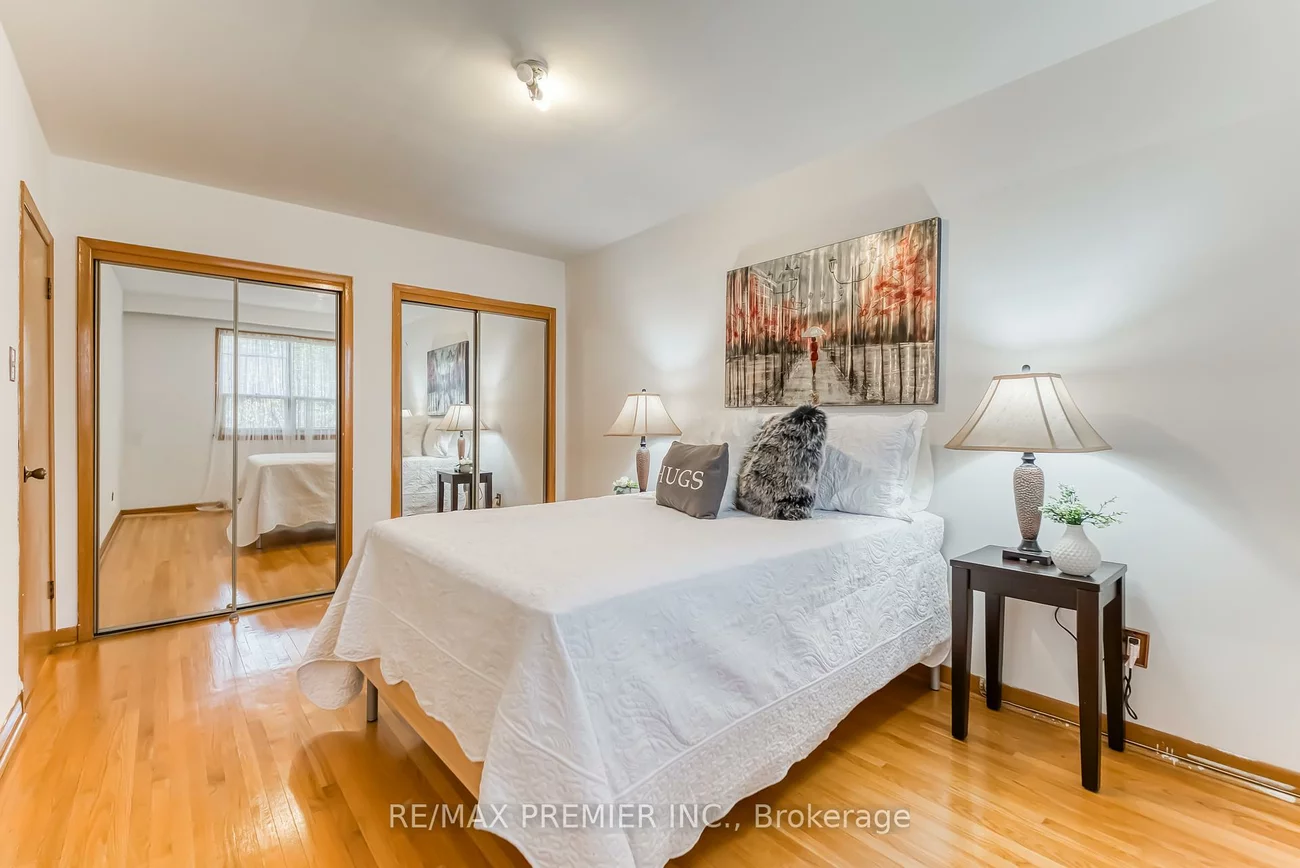 217, La Rose, Willowridge-Martingrove-Richview, Toronto