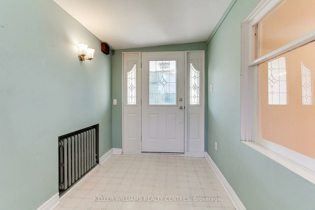 136, Northland, Rockcliffe-Smythe, Toronto