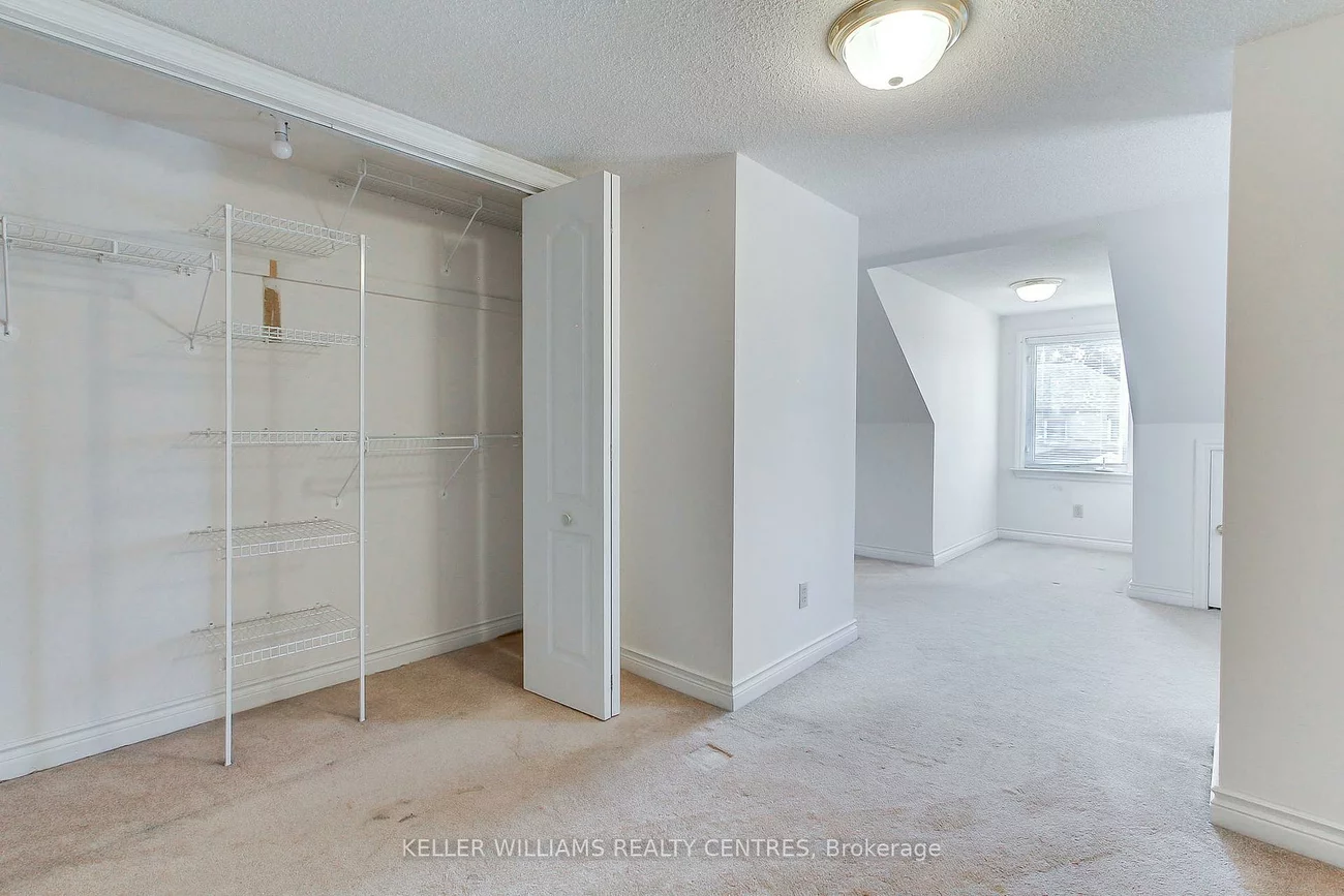 136, Northland, Rockcliffe-Smythe, Toronto
