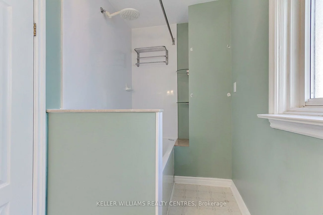 136, Northland, Rockcliffe-Smythe, Toronto