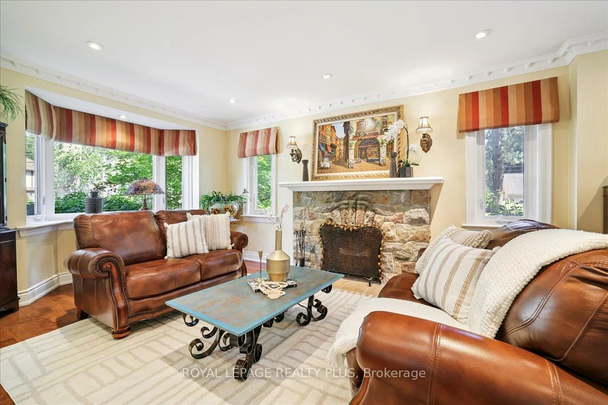 1048, Royal York, Kingsway South, Toronto